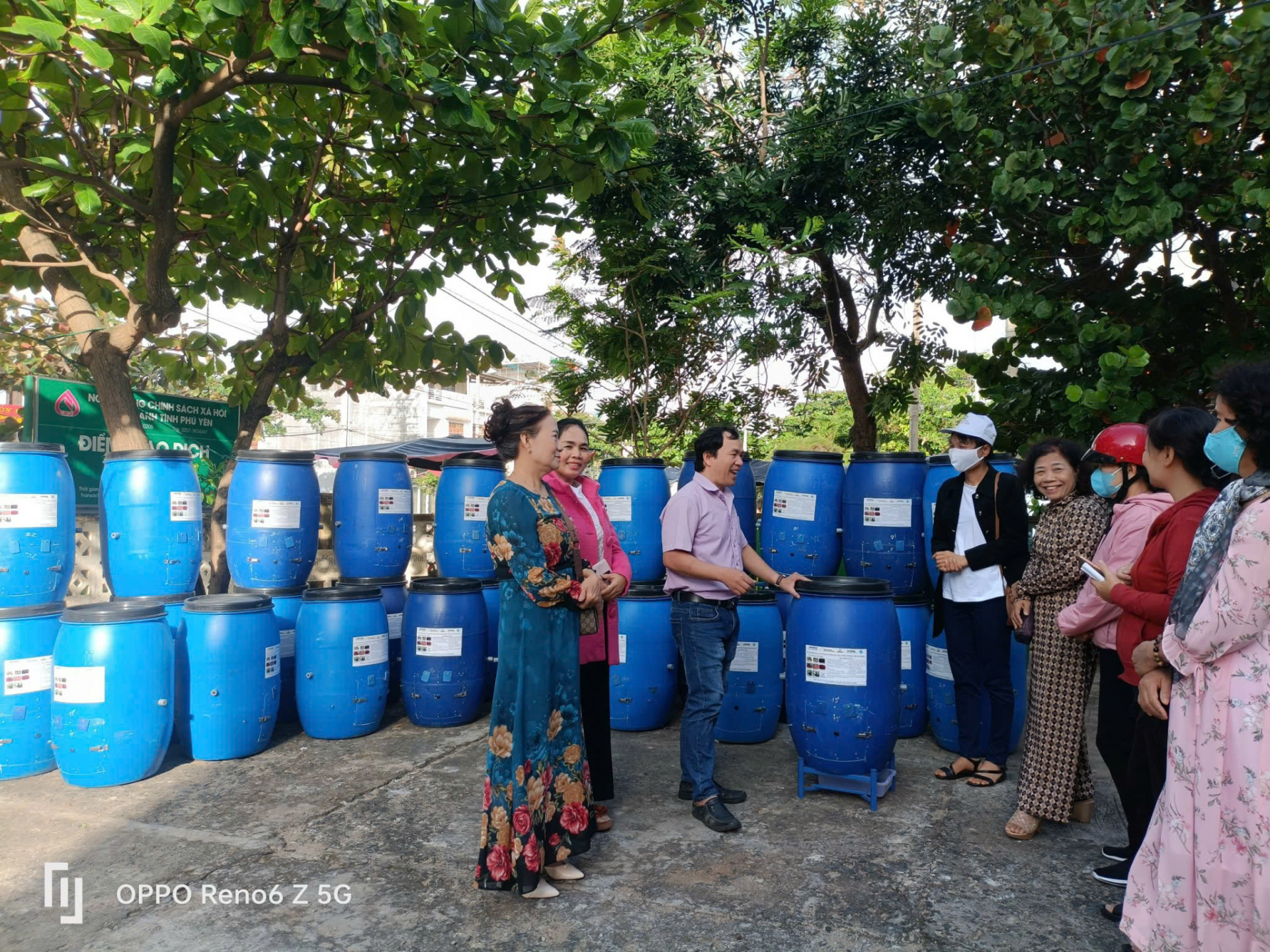 Thầy giáo đam mê sáng kiến kỹ thuật môi trường từ rác thải