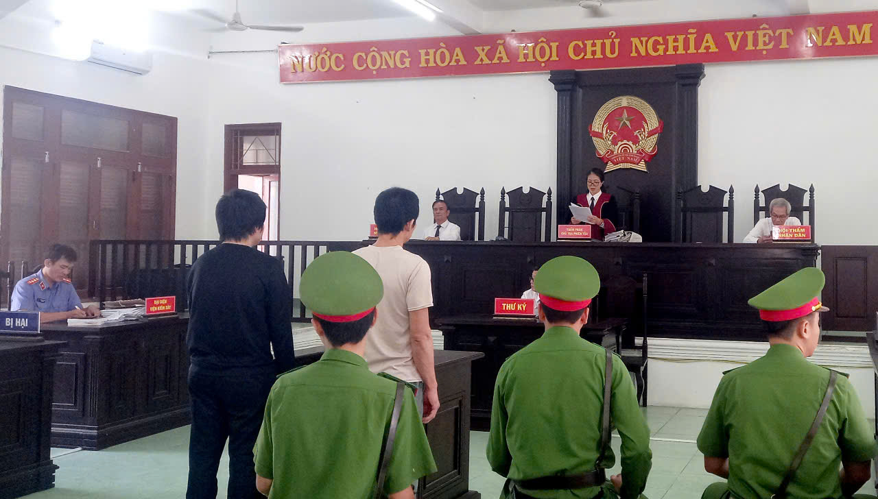 Từ xung đột nhỏ đến vòng lao lý