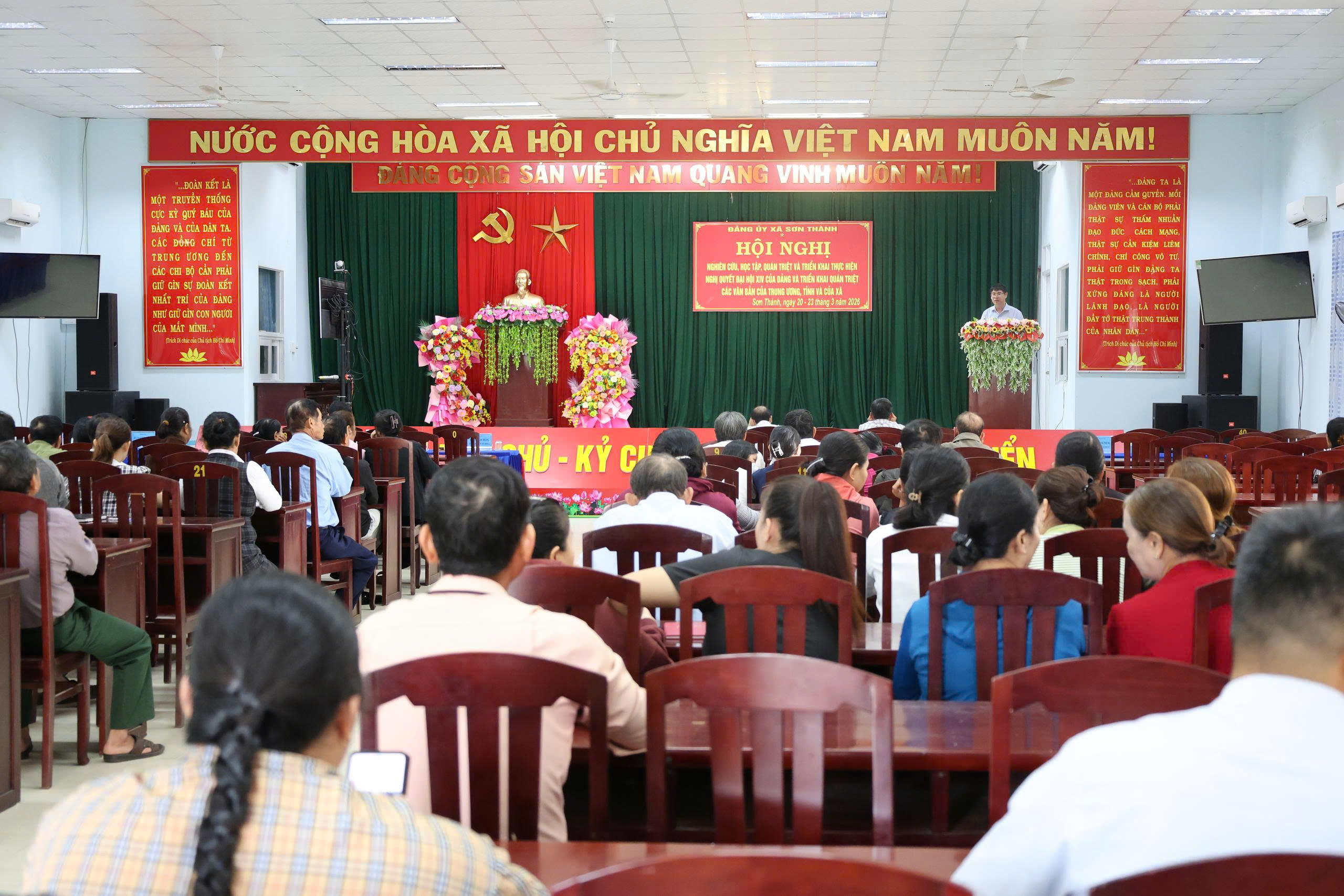 Sơn Thành: Hội nghị quán triệt Nghị quyết Đại hội XIV của Đảng cho đảng viên 20 chi bộ thôn