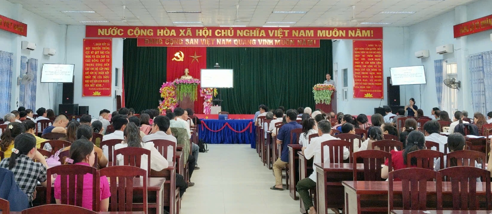 Sơn Thành: Tập huấn bồi dưỡng kiến thức, kỹ năng số cho Tổ công nghệ số cộng đồng