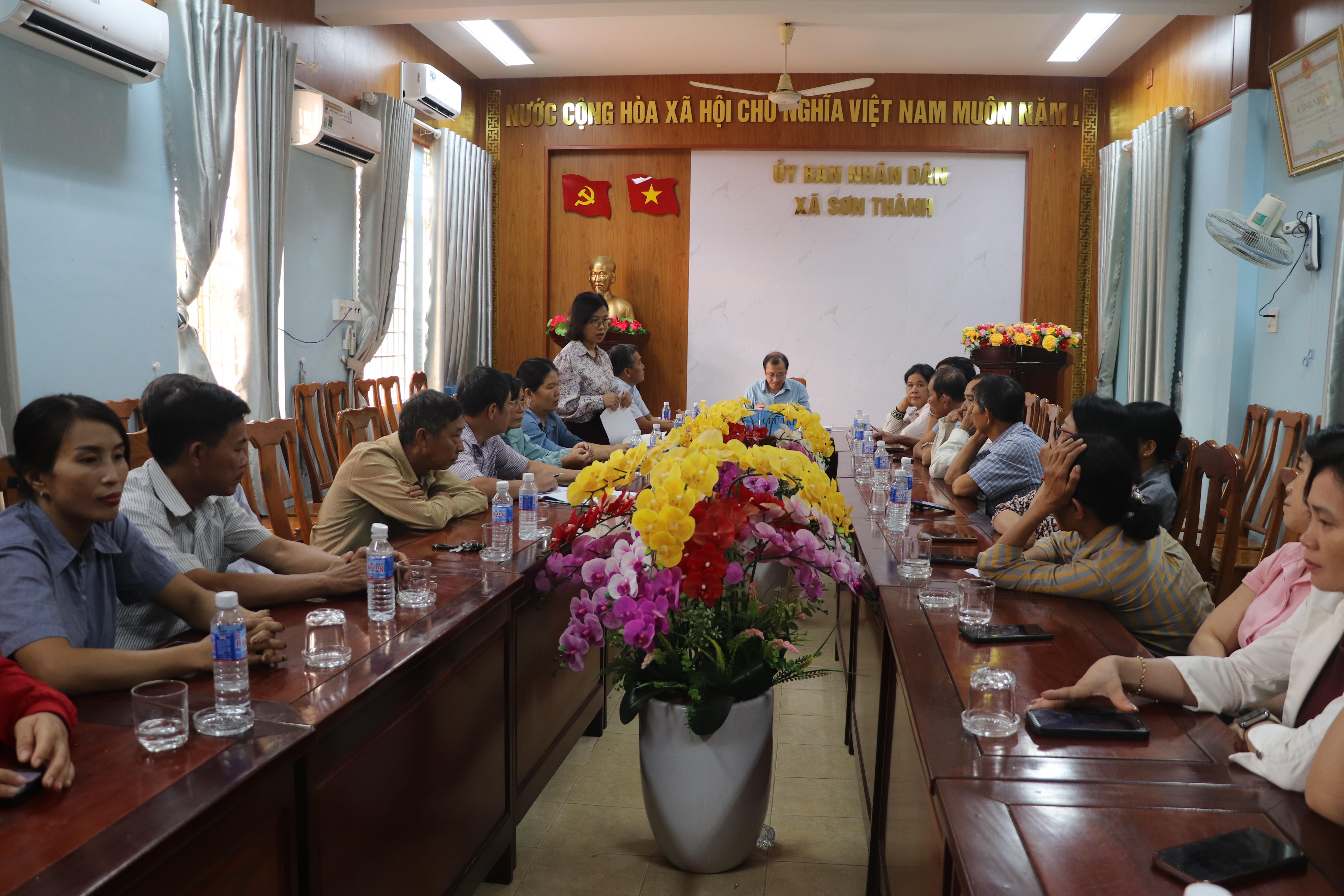 Sơn Thành: Gặp mặt, trao đổi về giải quyết chính sách đối với người hoạt động không chuyên trách ở thôn
