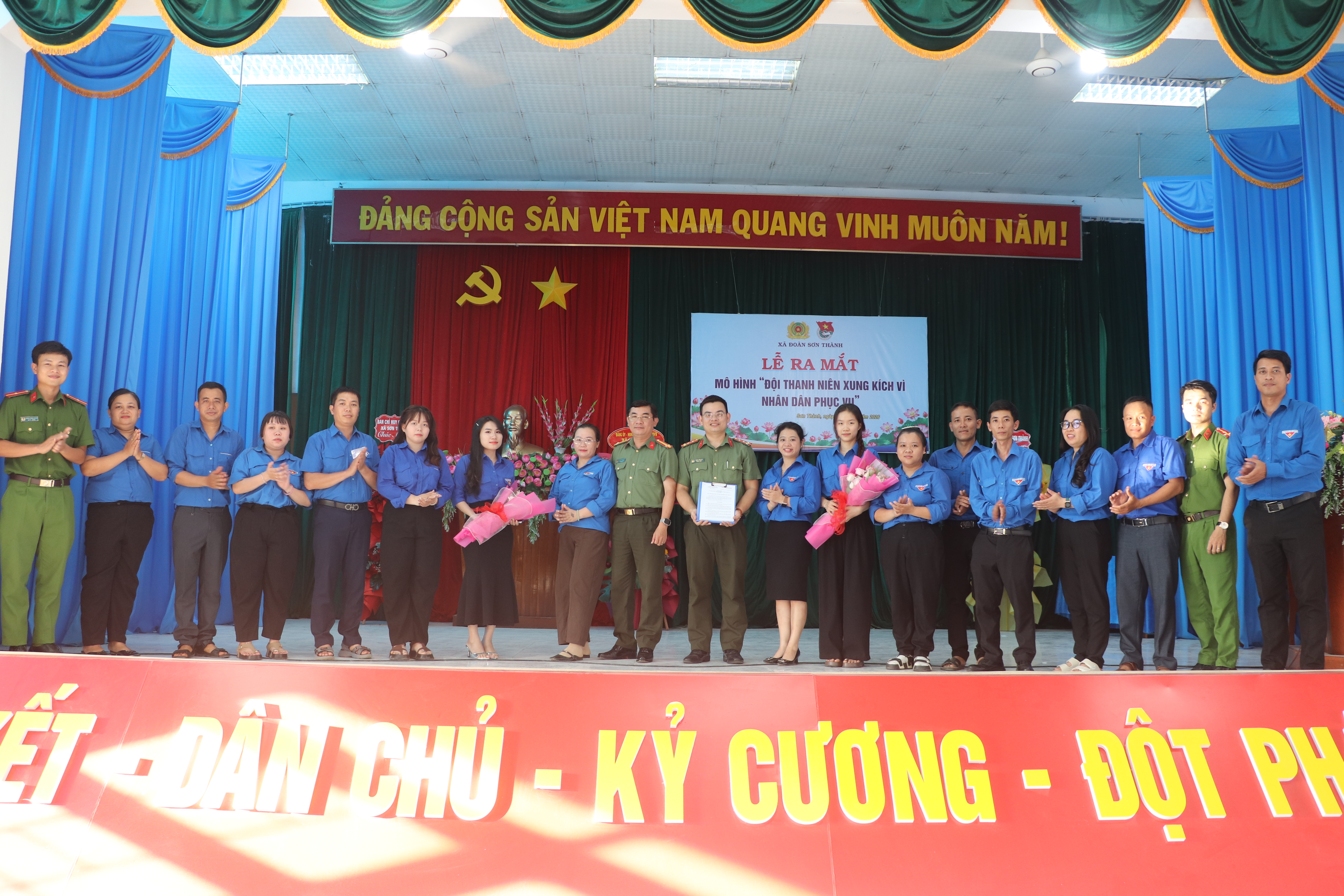 Sơn Thành: Ra mắt mô hình “Đội Thanh niên xung kích vì Nhân dân phục vụ”