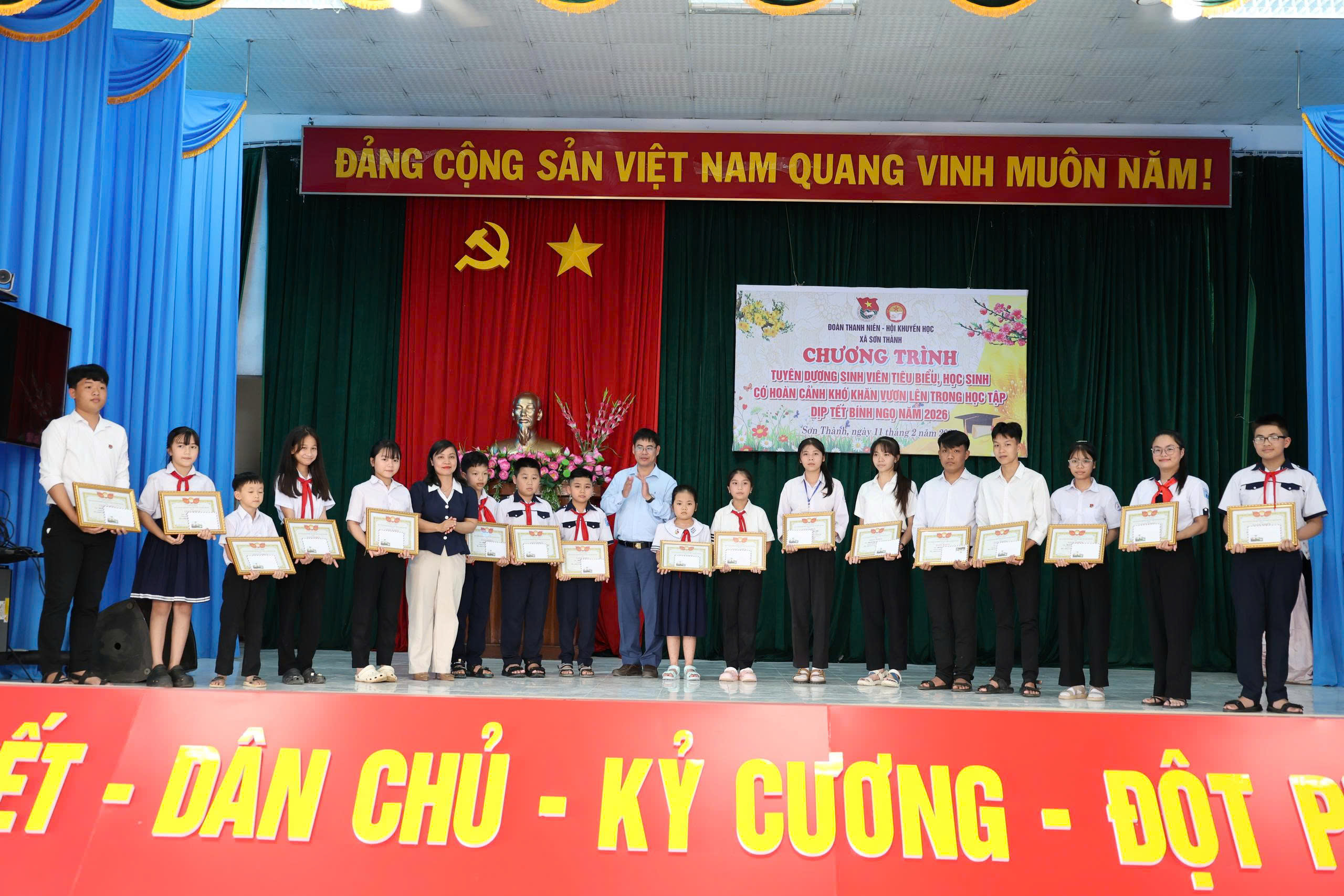 z7528080815323-6ecd7e56dd9ebe9bdf56cf5f0a830558