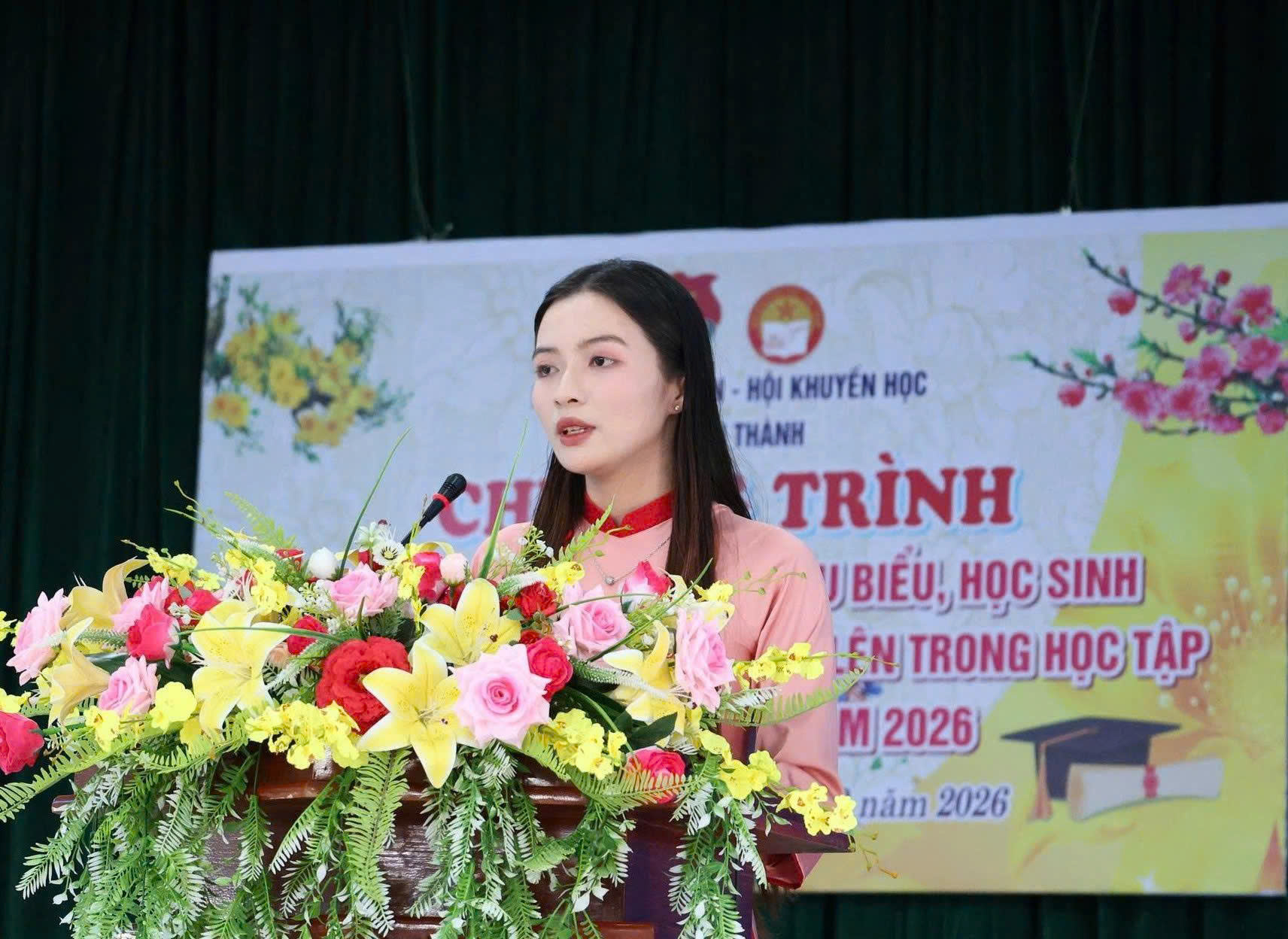Sơn Thành: Tuyên dương sinh viên tiêu biểu, tặng quà học sinh vượt khó học tốt dịp Tết Bính Ngọ năm 2026