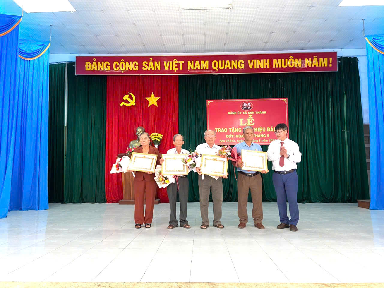 z6957341724545_4f8251094b91ce79cac886279f68dc81