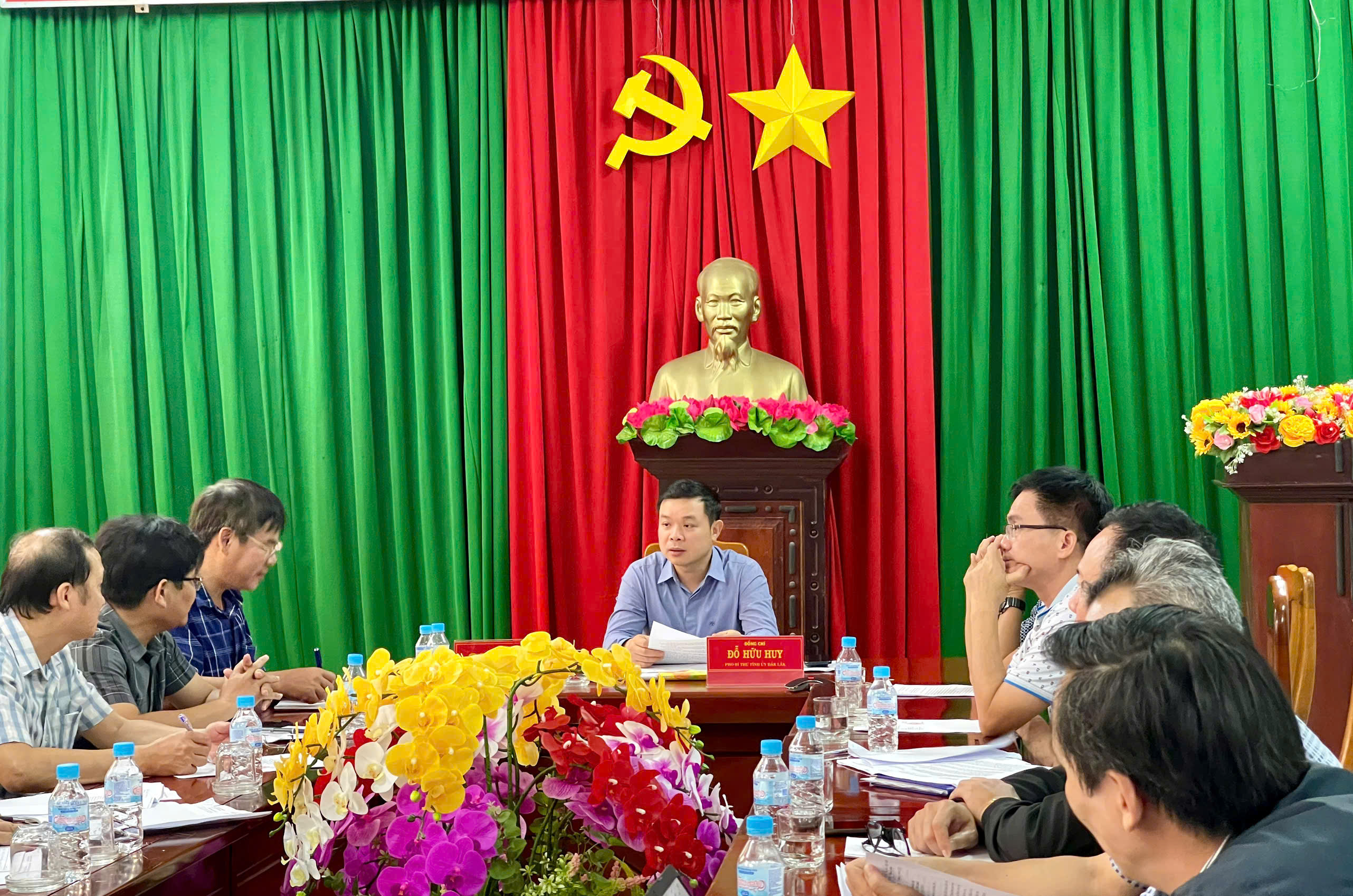 ĐỒNG CHÍ PHÓ BÍ THƯ TỈNH ỦY KIỂM TRA TÌNH HÌNH THIỆT HẠI VÀ CHỈ ĐẠO CÔNG TÁC KHẮC PHỤC SAU MƯA LŨ TẠI XÃ SƠN THÀNH