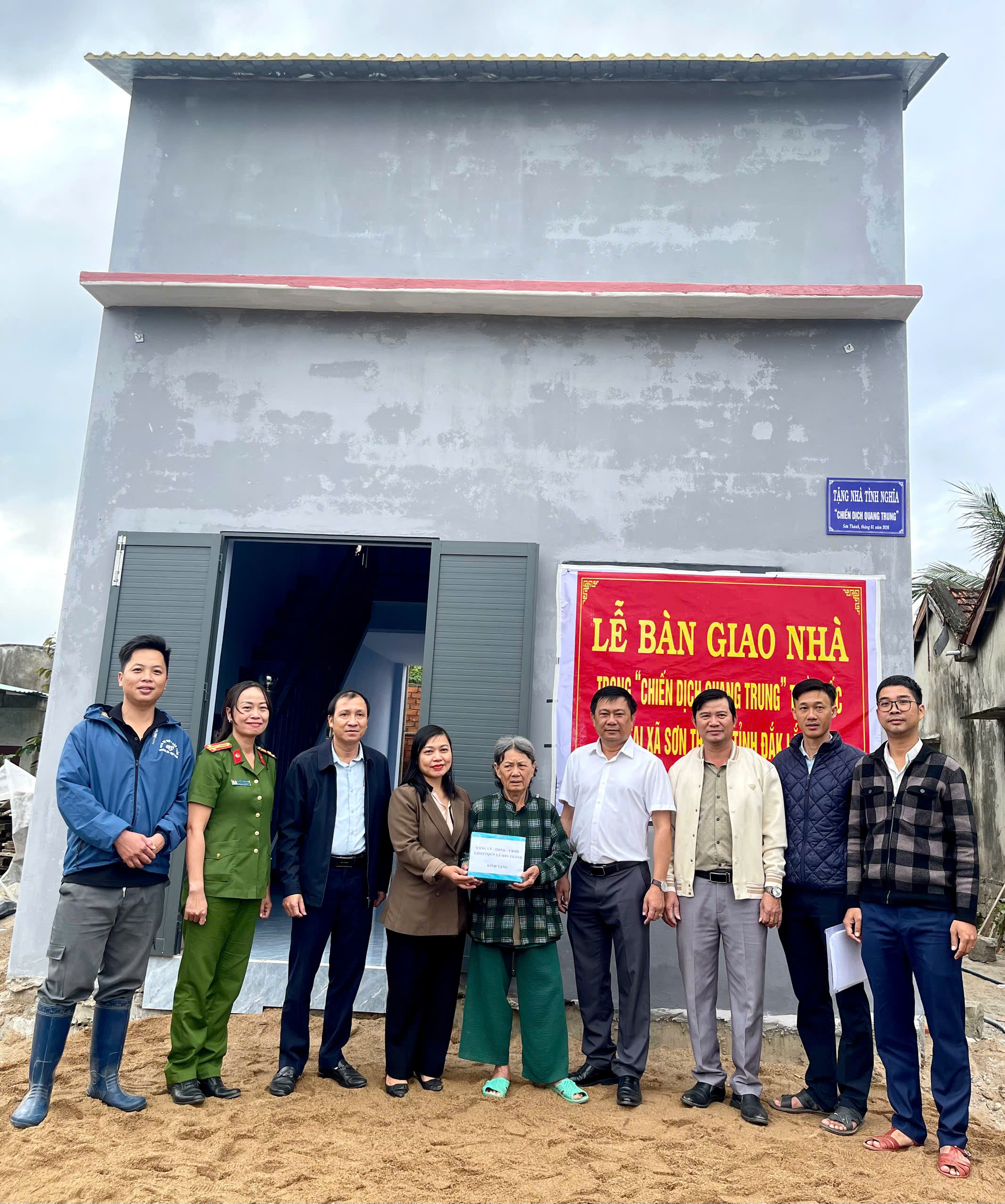 z7428508774801_23fa773af0a9156a94f19ecfb3409d81